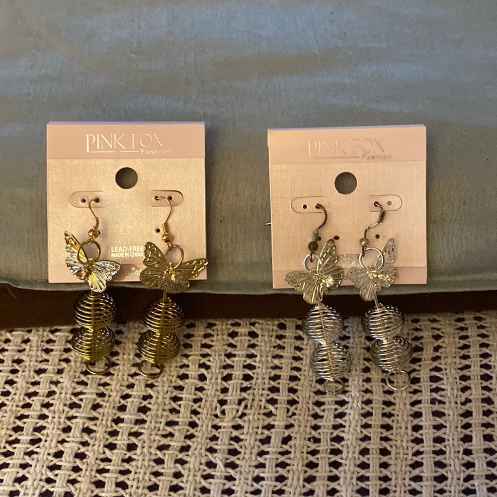 2 Pink Fox Fashion Butterfly Earrings in Gold & Silver Tones.. new.. never worn.